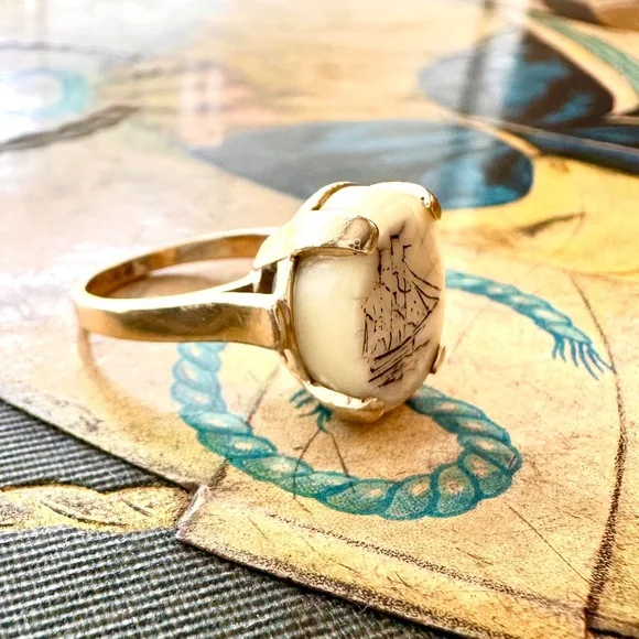 Antique Baby Beluga Whale Scrimshaw Tooth Ring WMS SZ 7 - Picture 4 of 16